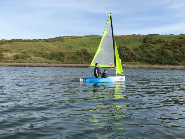 Starter sailing dinghy