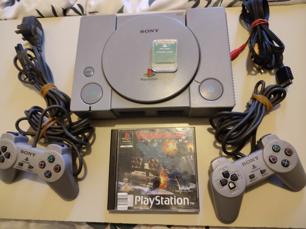 Playstation 1 Scph-7502 With 2 Controllers game