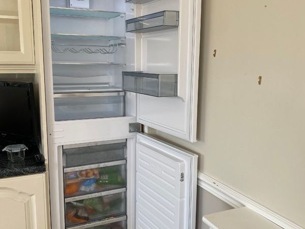 Belling integrated 50/50 frost free fridge freezer (almost new)