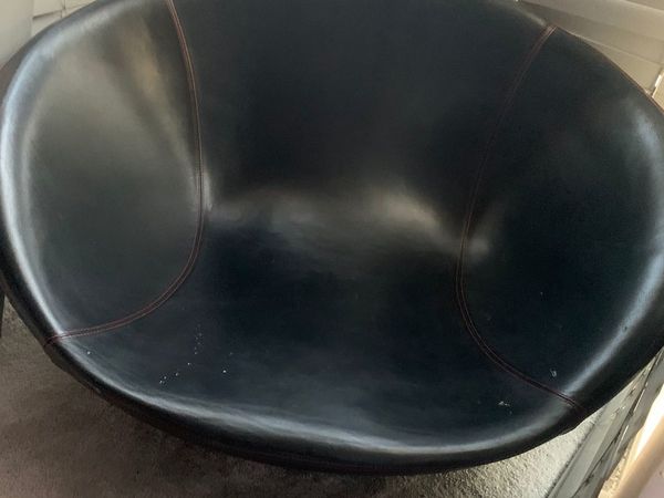 Leather egg chair