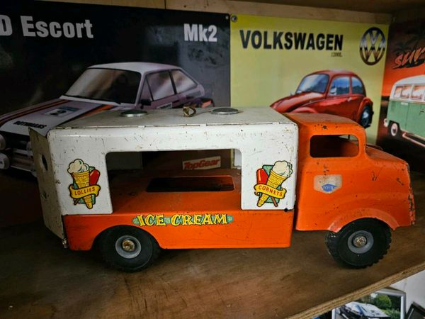 Old Ice cream van