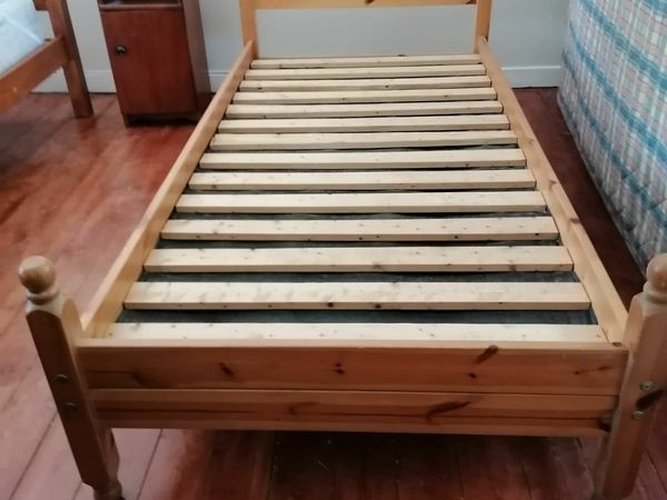 Single wood bed frame