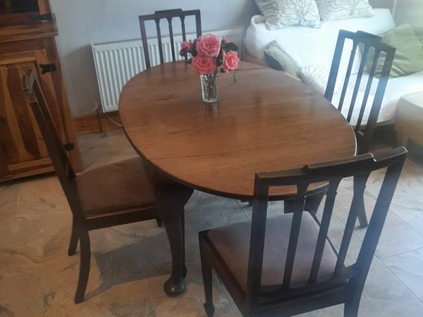 Victorian oval dining table and 4 Edwardian chairs