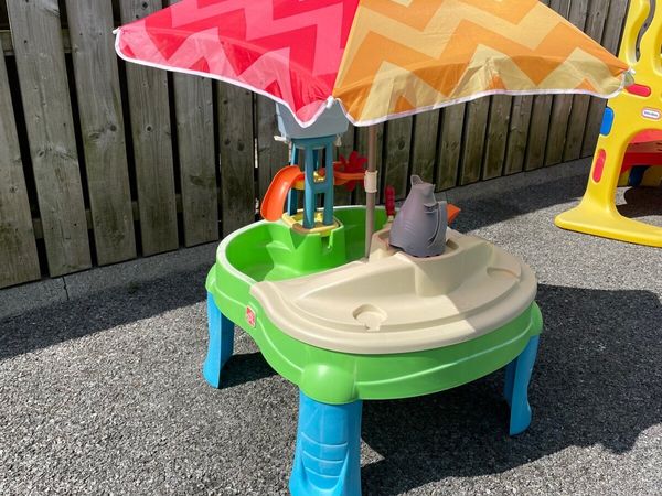 Sand and water play set