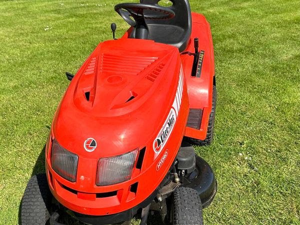 MINT CONDITION RIDE ON LAWNMOWER