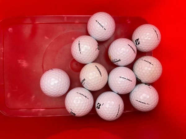 11 Bridgestone Tour Bx golf balls