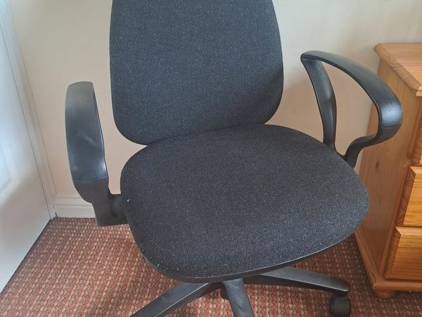 Swivel chair