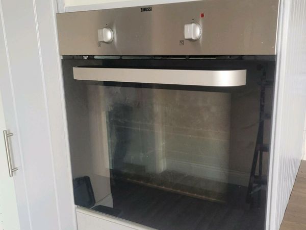 Oven hob and fan