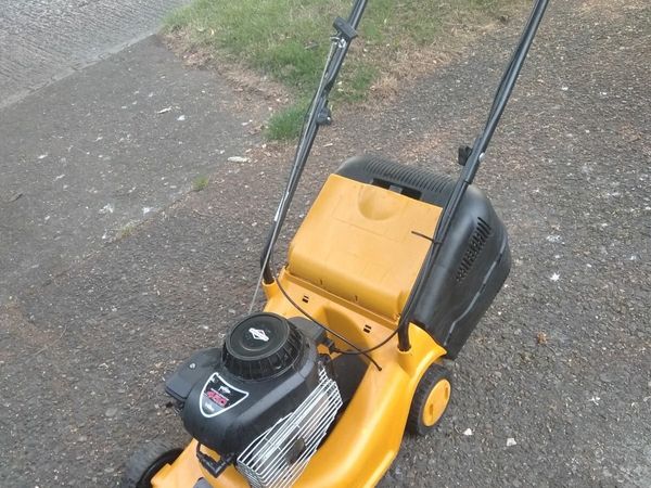 Self Drive Lawnmower (can deliver)