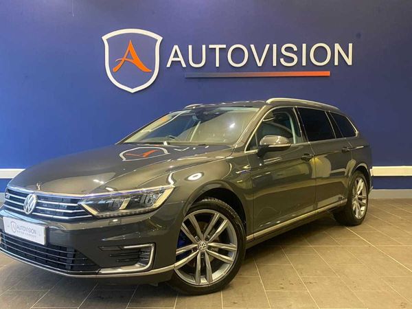 Volkswagen Passat Estate, Petrol Hybrid, 2018, Grey