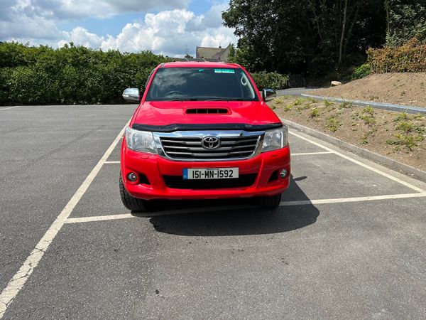 Toyota Hilux Crew Cab, Diesel, 2015, Red