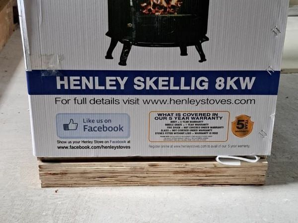 Henley Skellig 8kW Black Enamel Stove for sale in Co. Roscommon for €1,350  on DoneDeal