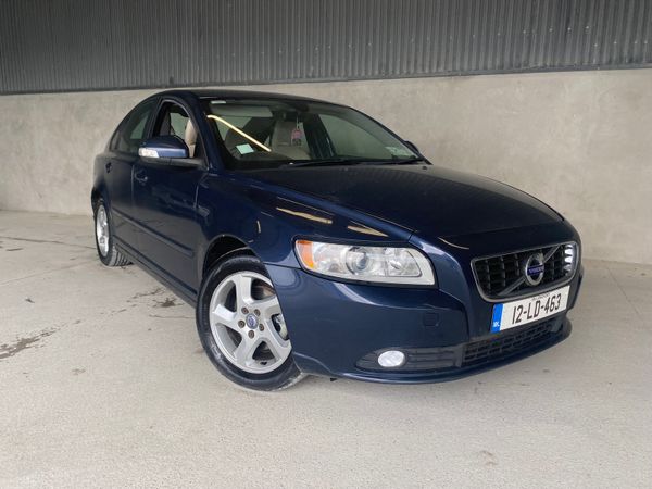 Volvo S40 Saloon, Diesel, 2012, Blue