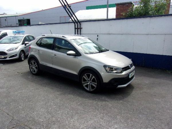 Volkswagen Polo Hatchback, Diesel, 2013, Brown