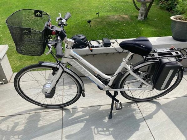 giant hybrid bike electric