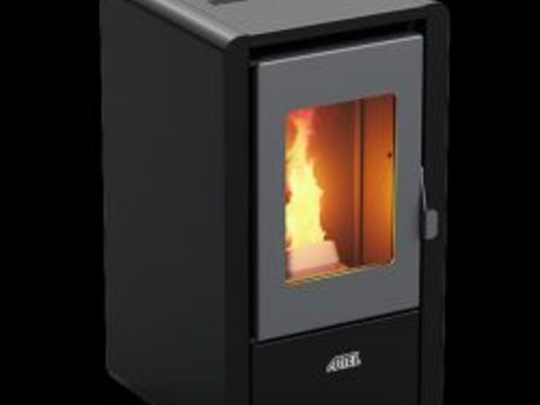 Petite 6 Black Wood Pellet Stove for sale in Co. Laois for €1,150 on  DoneDeal
