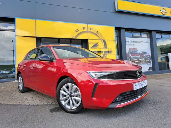 Opel Astra Hatchback, Petrol, 2023, Red