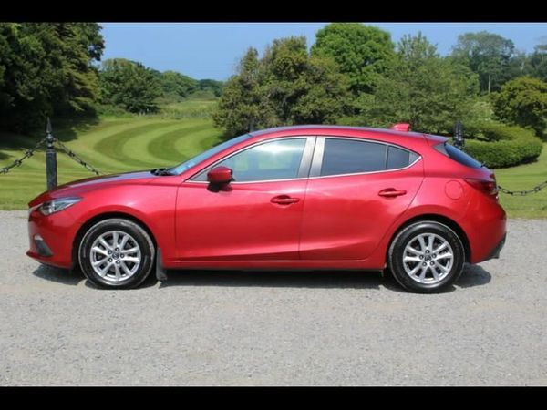 Mazda 3 Hatchback, Diesel, 2015, Red