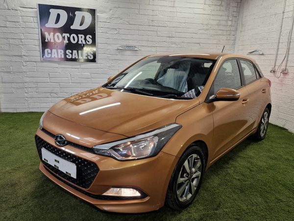 Hyundai i20 Hatchback, Diesel, 2015, Orange