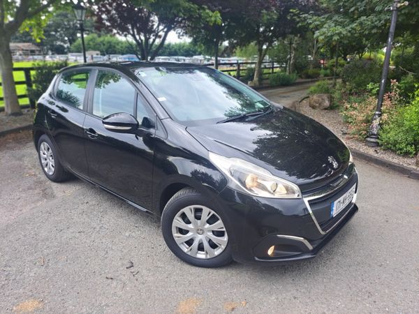 Peugeot 208 Hatchback, Petrol, 2017, Black