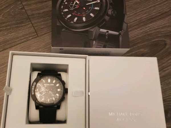 Michael kors men's outlet smartwatch mkt4010