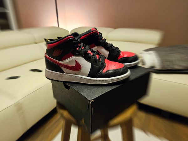 Air jordan 1 sales mid uk