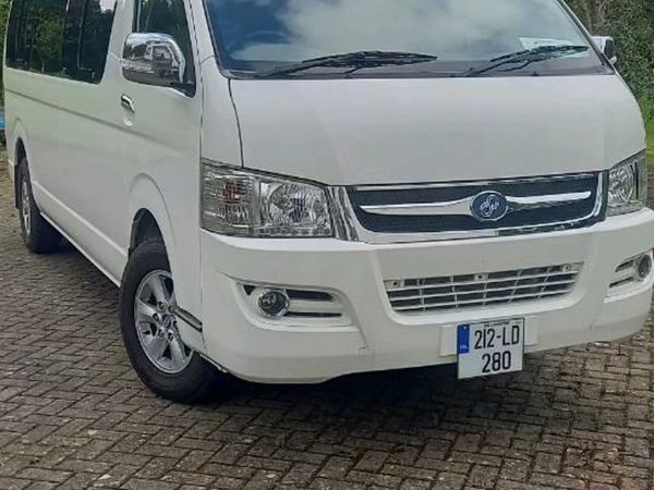 Toyota hiace vans for best sale sale on done deal