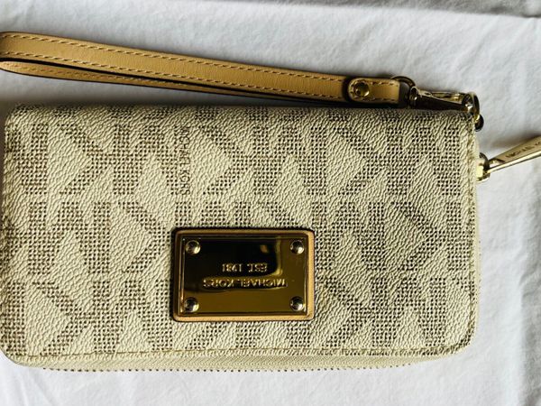 michael kors bag for sale in Co. Dublin for €150 on DoneDeal