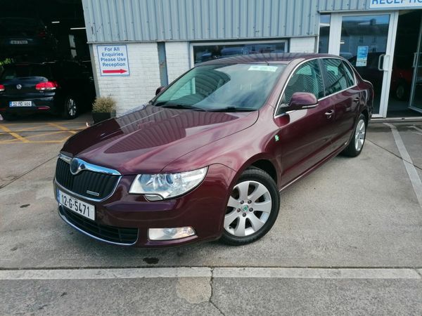 Skoda Superb Hatchback, Diesel, 2012, Red