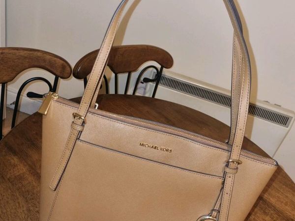 Michael kors bags outlet dundrum