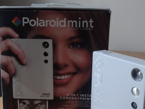 polaroid mint instant digital camera & printer
