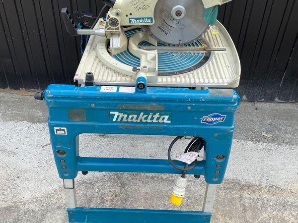 Makita flipper online saw