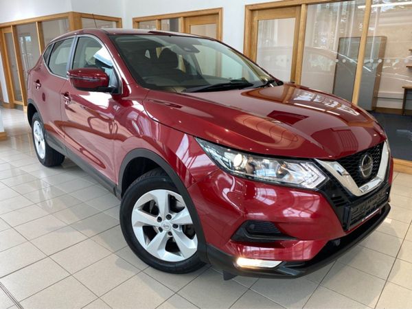 Nissan Qashqai Hatchback, Diesel, 2019, Red