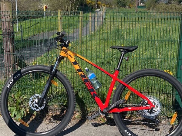 trek marlin 7 orange and red