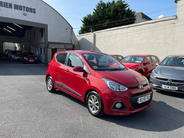 Hyundai i10 Hatchback, Petrol, 2016, Red