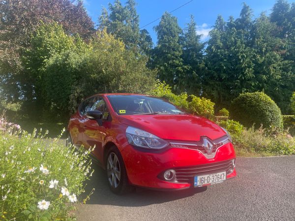 Renault Clio Hatchback, Diesel, 2016, Red