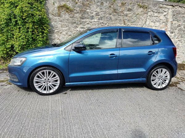 Volkswagen Polo Hatchback, Petrol, 2014, Blue