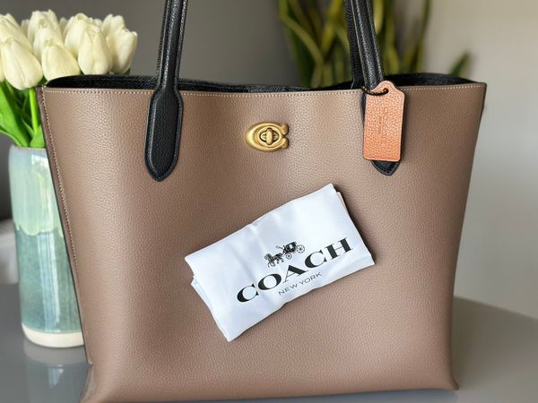 Coach Signature Willow Tote