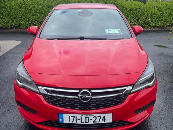 Opel Astra Hatchback, Diesel, 2017, Red