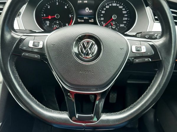 Volkswagen Passat Saloon, Diesel, 2018, Grey