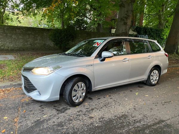 Toyota Corolla Estate, Petrol Hybrid, 2016, Silver