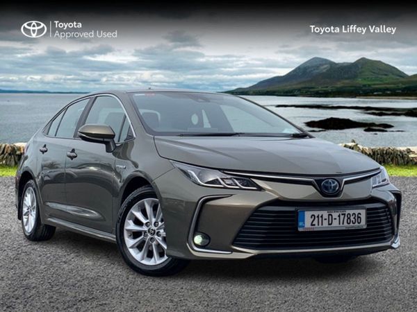 Toyota Corolla Saloon, Hybrid, 2021, Gold