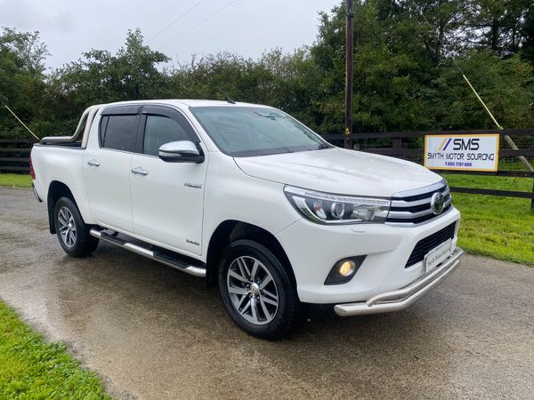 Toyota Hilux Pick Up, Diesel, 2017, White