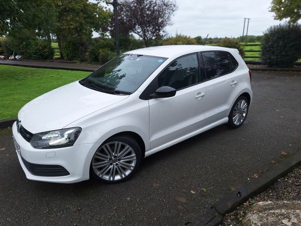 Volkswagen Polo Hatchback, Petrol, 2014, White