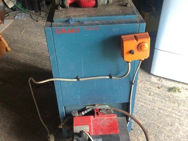 Boiler and oil tank for sale in Co. Wexford for €400 on DoneDeal