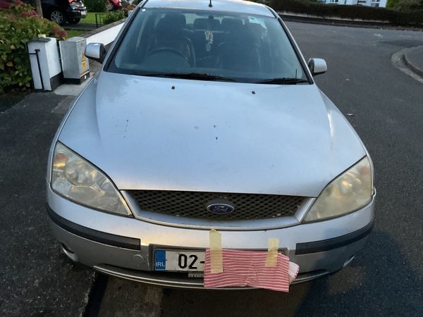 Ford Mondeo Saloon, Petrol, 2002, Silver