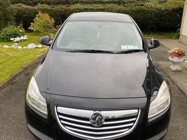 Vauxhall Insignia Hatchback, Diesel, 2011, Black
