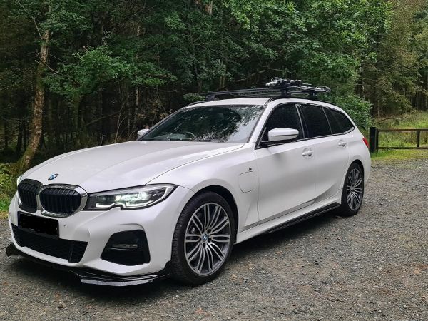 BMW 3-Series Estate, Petrol Hybrid, 2021, White