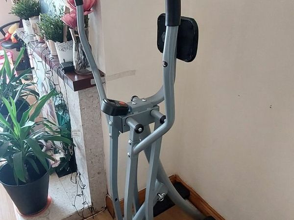 Done deal store cross trainer