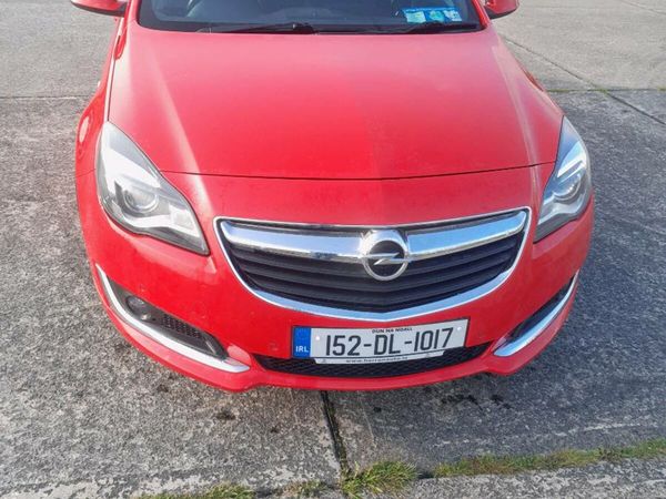 Opel Insignia Hatchback, Diesel, 2015, Red